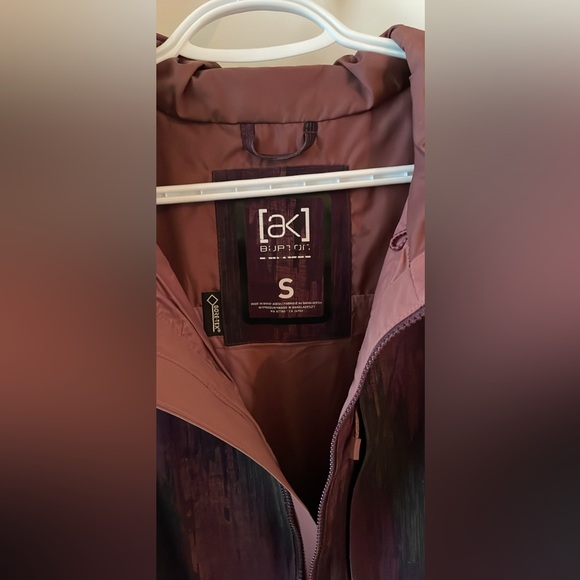 Burton AK goretex jacket, size small - Picture 3 of 3